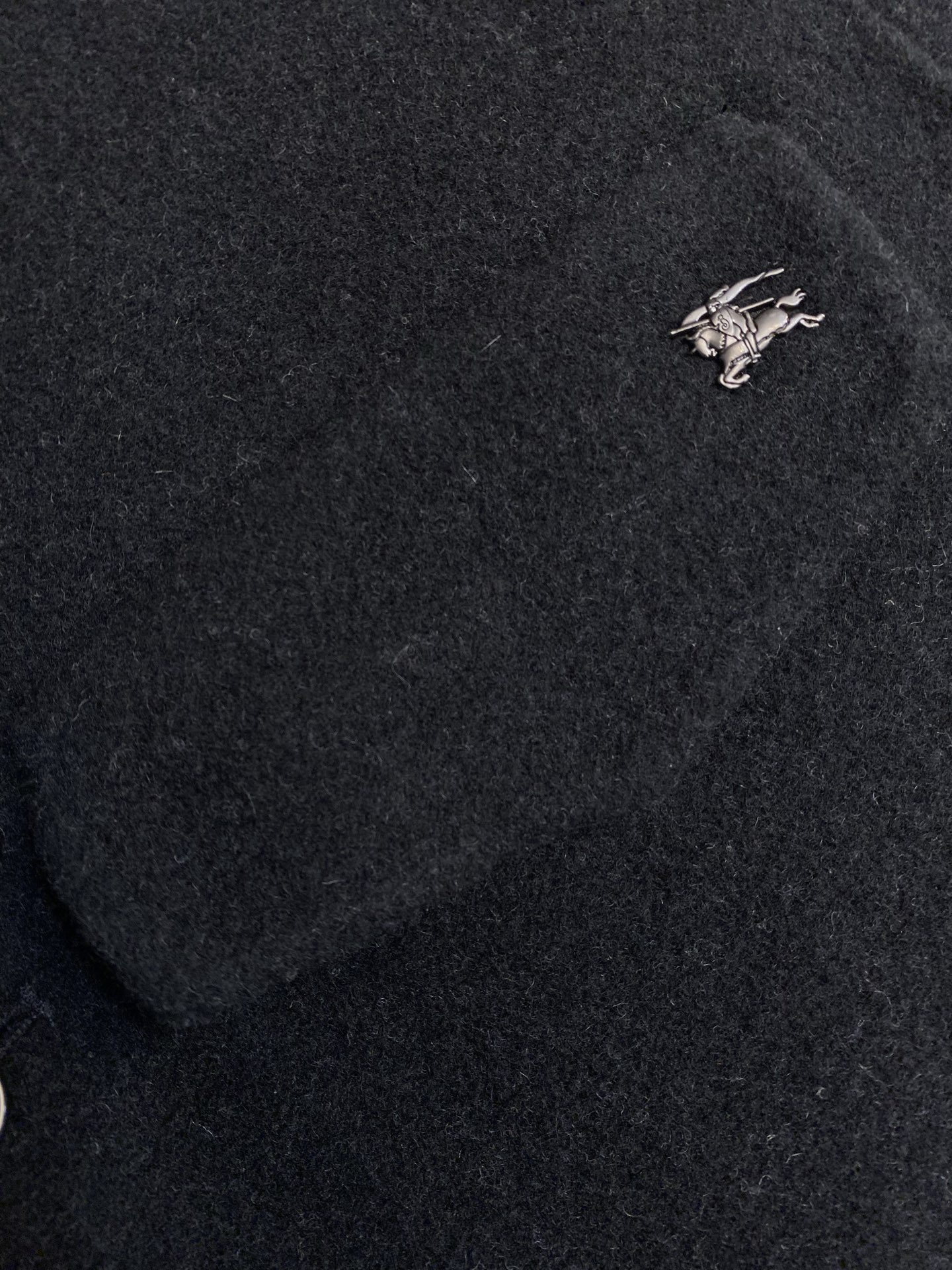 🌟🌟BBR 羊毛外套式衬衫面料选择：精选双面羊毛混纺面料，以高密度织法呈现细腻肌理。羊毛天然的保暖性与透