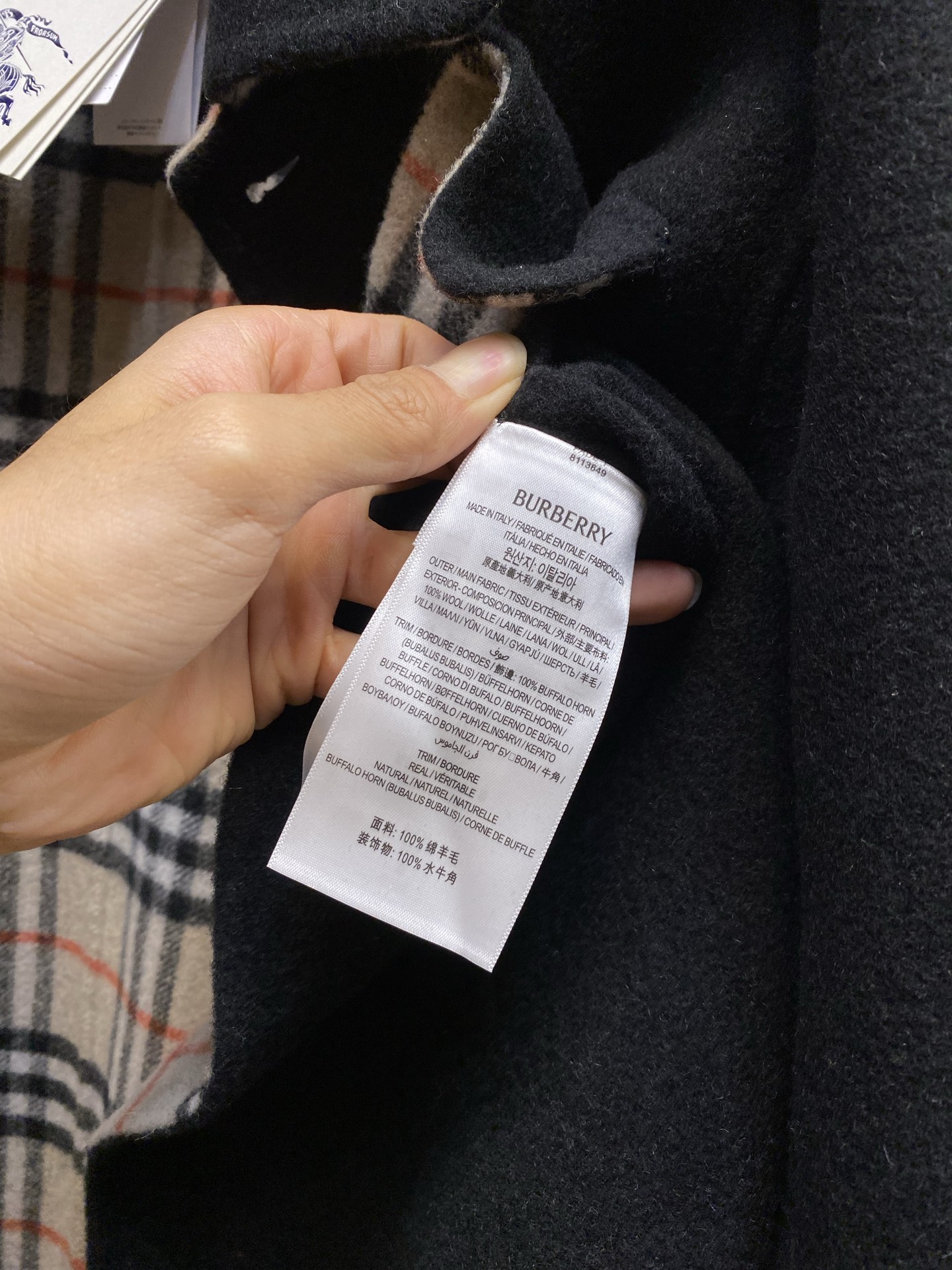 🌟🌟BBR 羊毛外套式衬衫面料选择：精选双面羊毛混纺面料，以高密度织法呈现细腻肌理。羊毛天然的保暖性与透