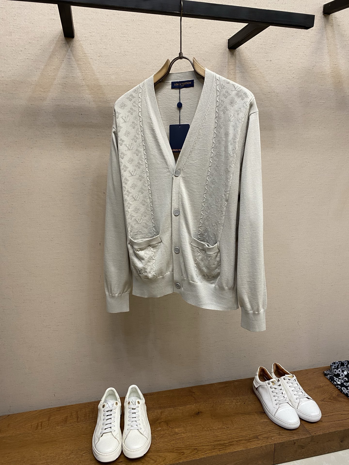 🌟🌟 1V/路易 SS26 Monogram镂空提花拼接针织毛衣开衫尺码：S-XLS：衣长66 胸围10