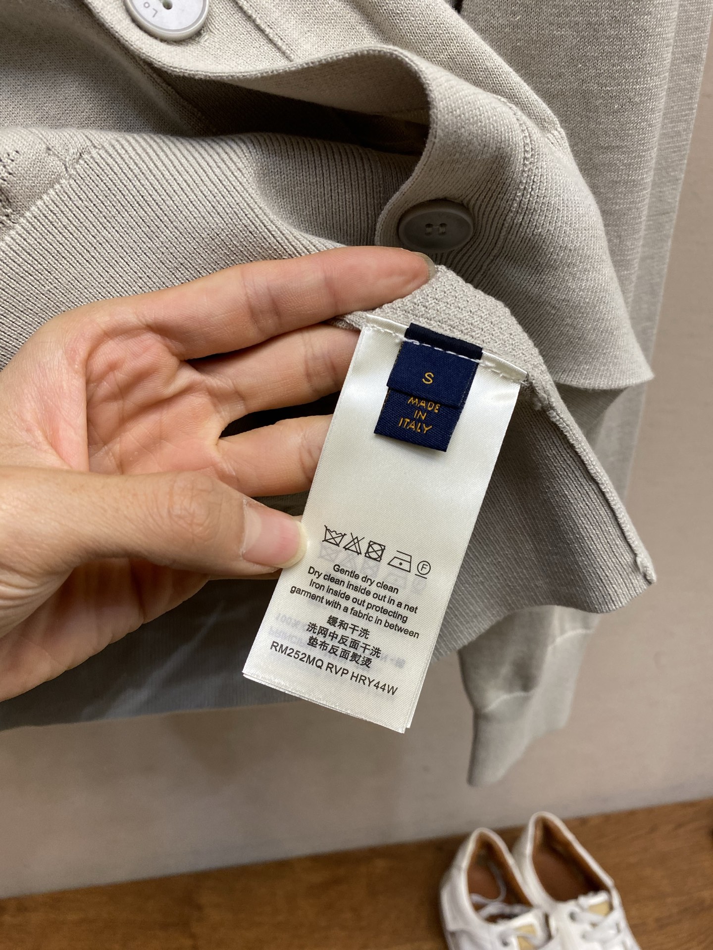 🌟🌟 1V/路易 SS26 Monogram镂空提花拼接针织毛衣开衫尺码：S-XLS：衣长66 胸围10