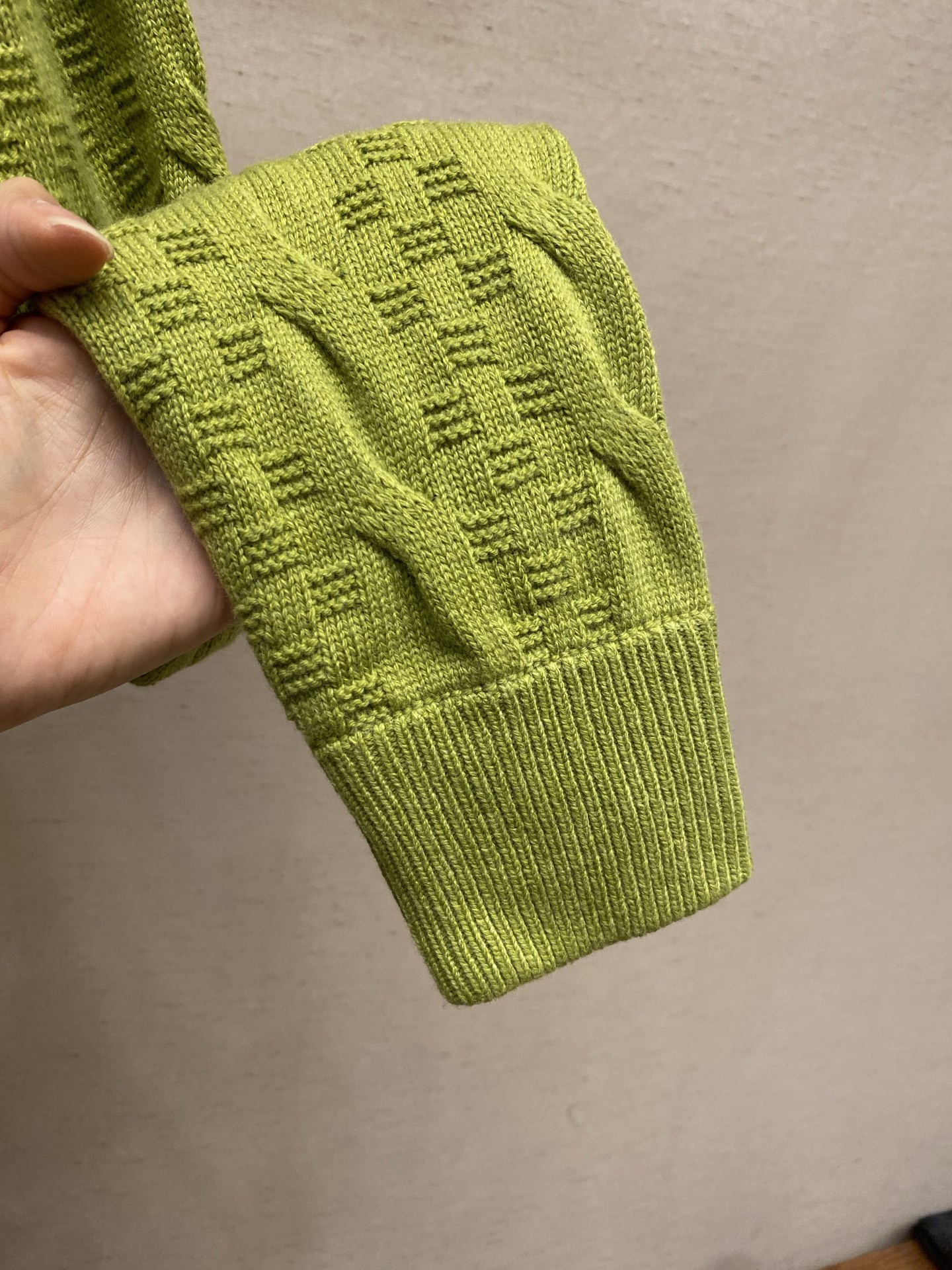 🌟🌟 1V/路易 SS26 秀场棋格提花绞花针织拉链毛衣开衫尺码：S-XLS：衣长66 胸围108 肩宽