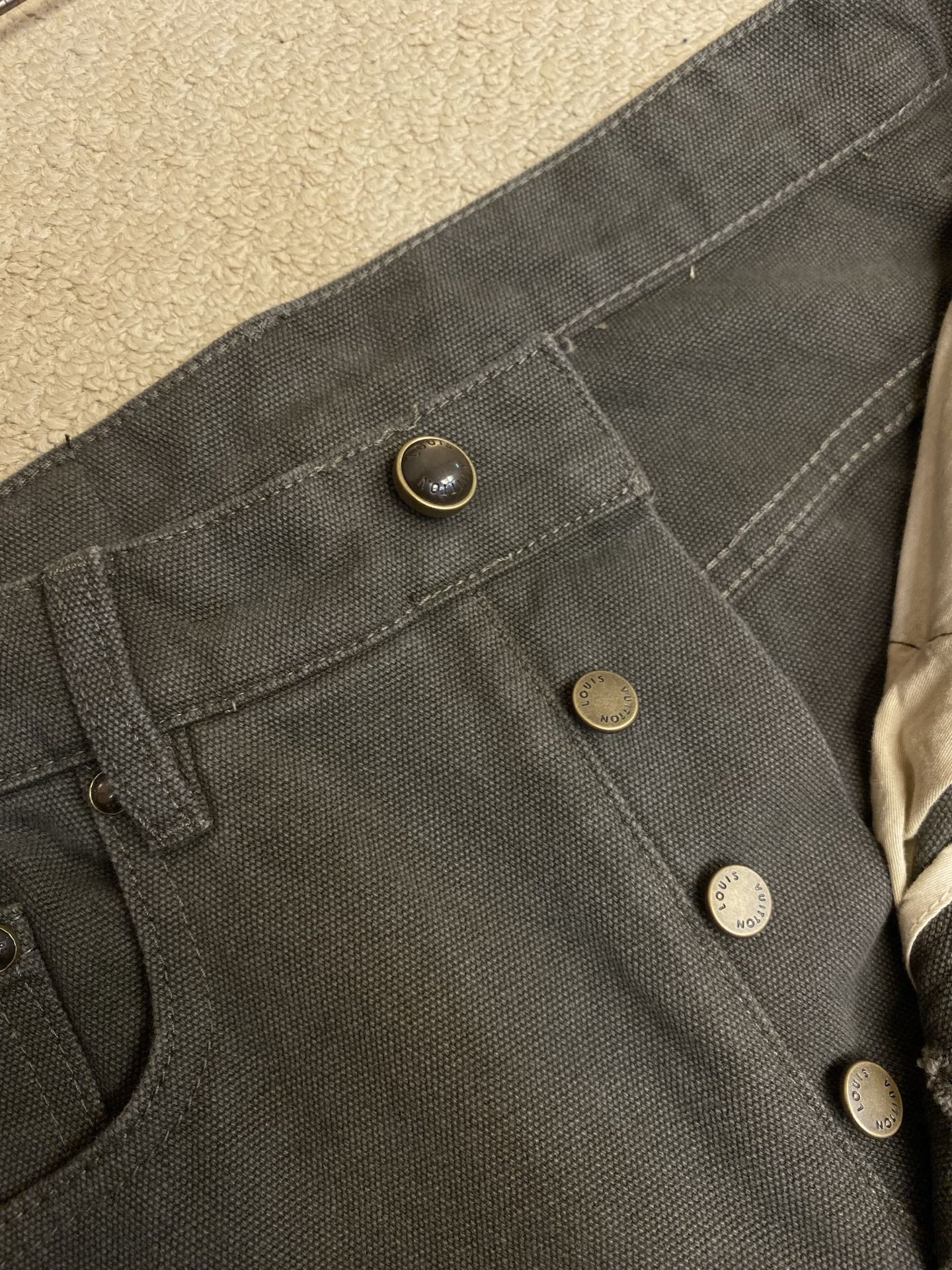 🌟🌟 1V/路易 FW25 monogram蜡面翻边满印帆布牛仔裤尺码：30，32，34，36