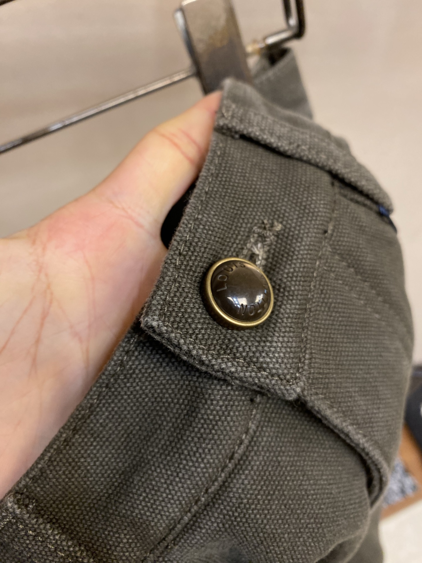 🌟🌟 1V/路易 FW25 monogram蜡面翻边满印帆布牛仔裤尺码：30，32，34，36