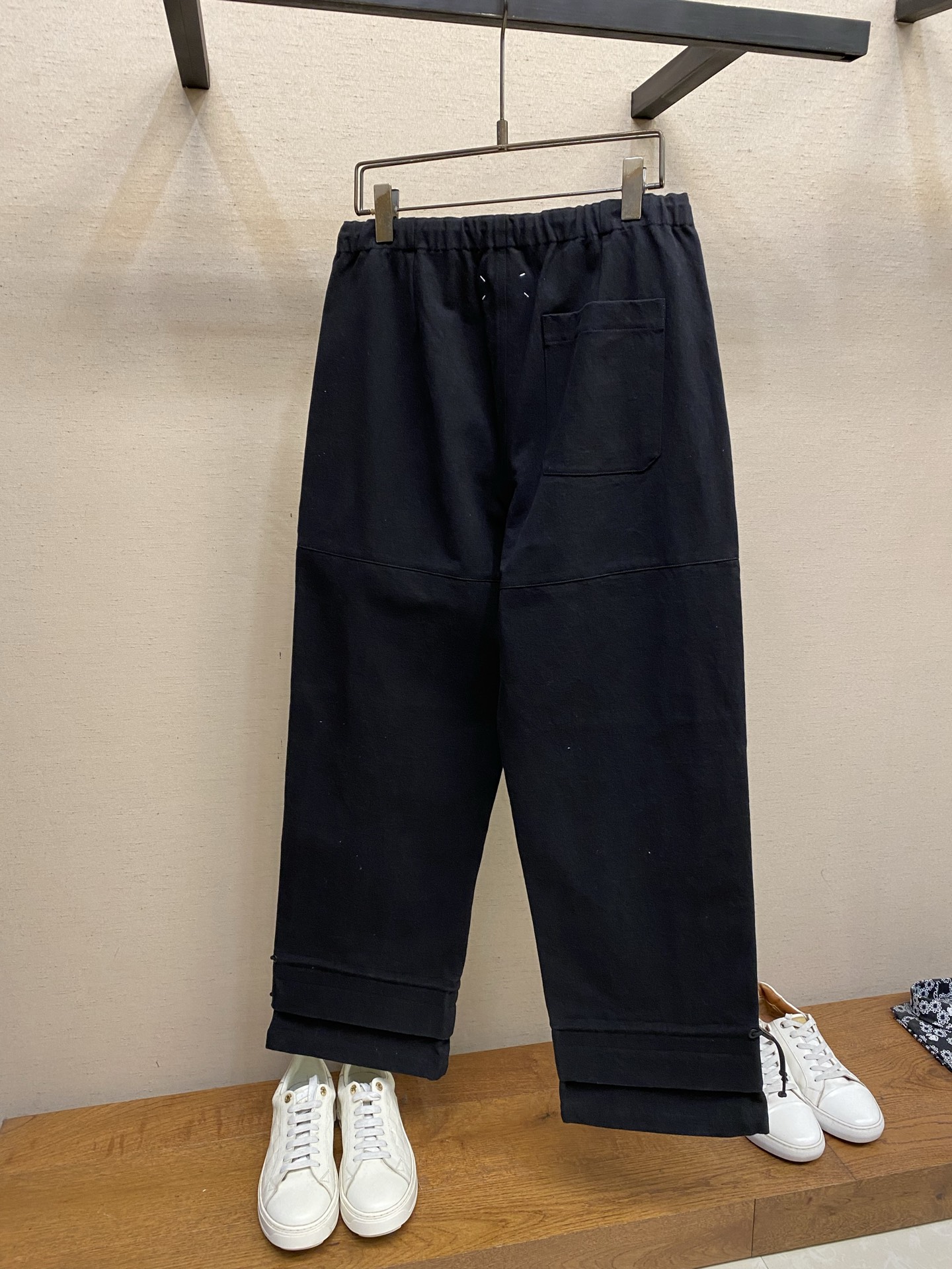 🌟🌟 Maison Margiela MM6马吉拉新款重磅黑色棉麻直筒宽松休闲裤 裤脚双层拼接设计 细节