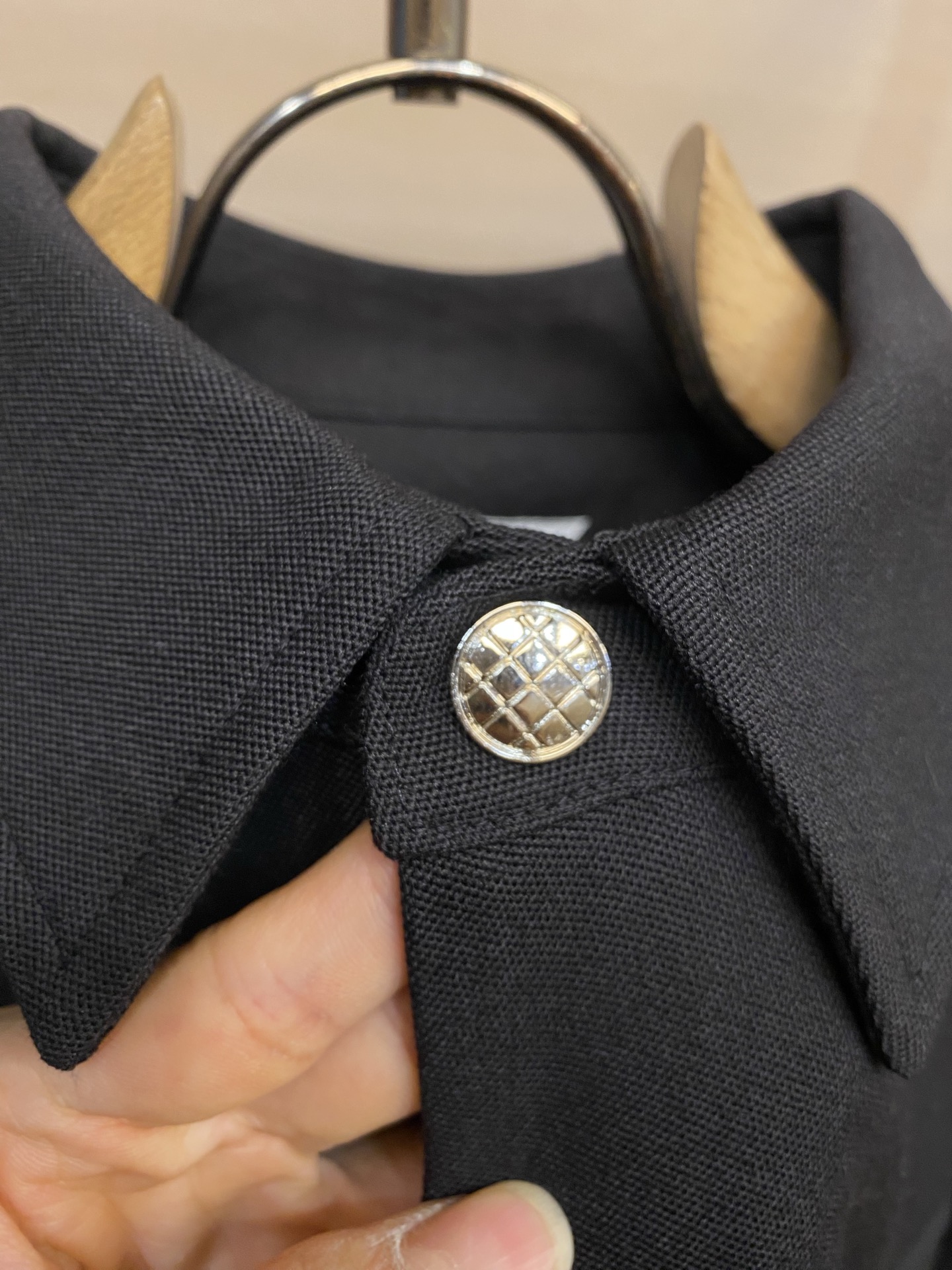 🌟🌟 Bottega Veneta 春装新款 重磅羊毛混纺衬衫外套 定做编织网格扣子 三角口袋饰 背面经