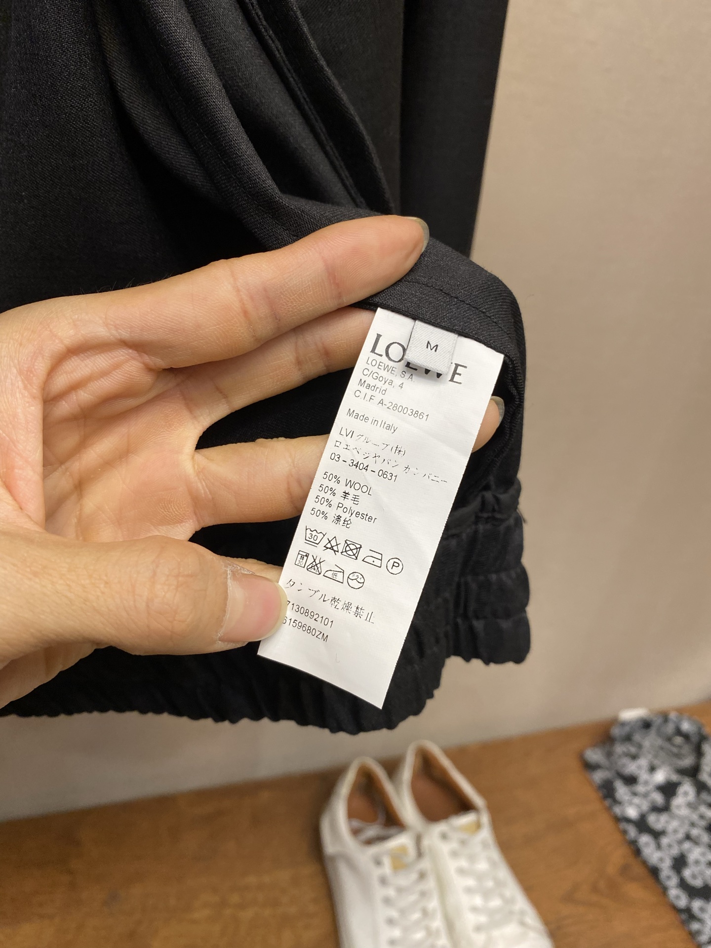 。（外套）🌟🌟Loewe 罗意威新款套装 羊毛柔软薄款面料 拉链宽松插肩外套 精致小logo图型刺绣 定