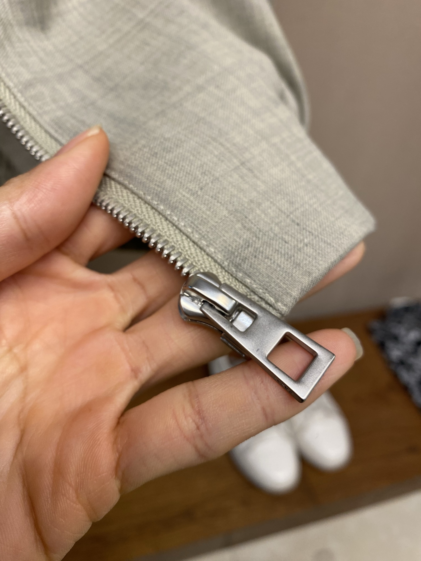 。（外套）🌟🌟Loewe 罗意威新款套装 羊毛柔软薄款面料 拉链宽松插肩外套 精致小logo图型刺绣 定