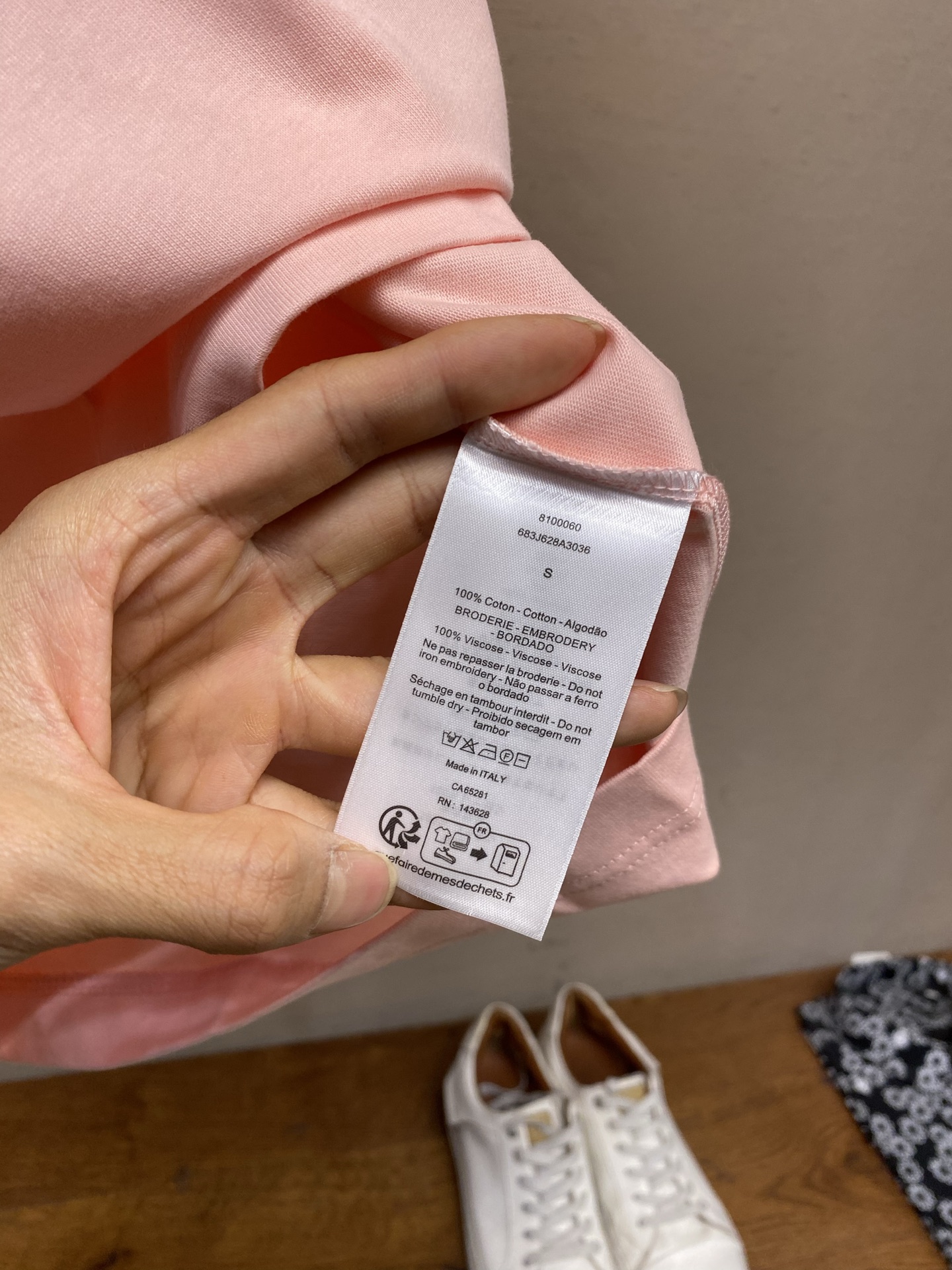 🌟🌟Dior CD 2026FW 这款T恤是二零二六夏季男装系列新品，是衣橱里的经典单品。采用棉质平纹针