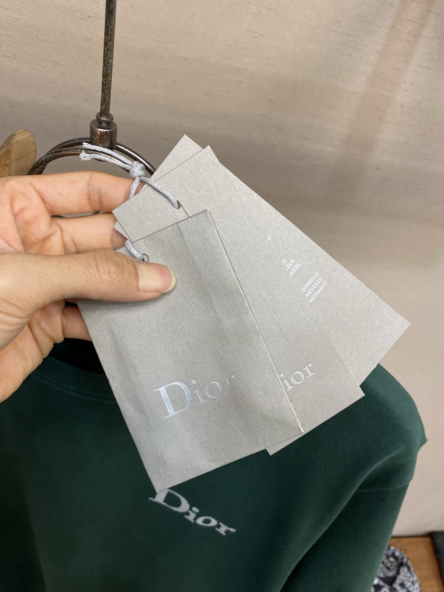 🌟🌟Dior CD 2026FW 这款T恤是二零二六夏季男装系列新品，是衣橱里的经典单品。采用棉质平纹针