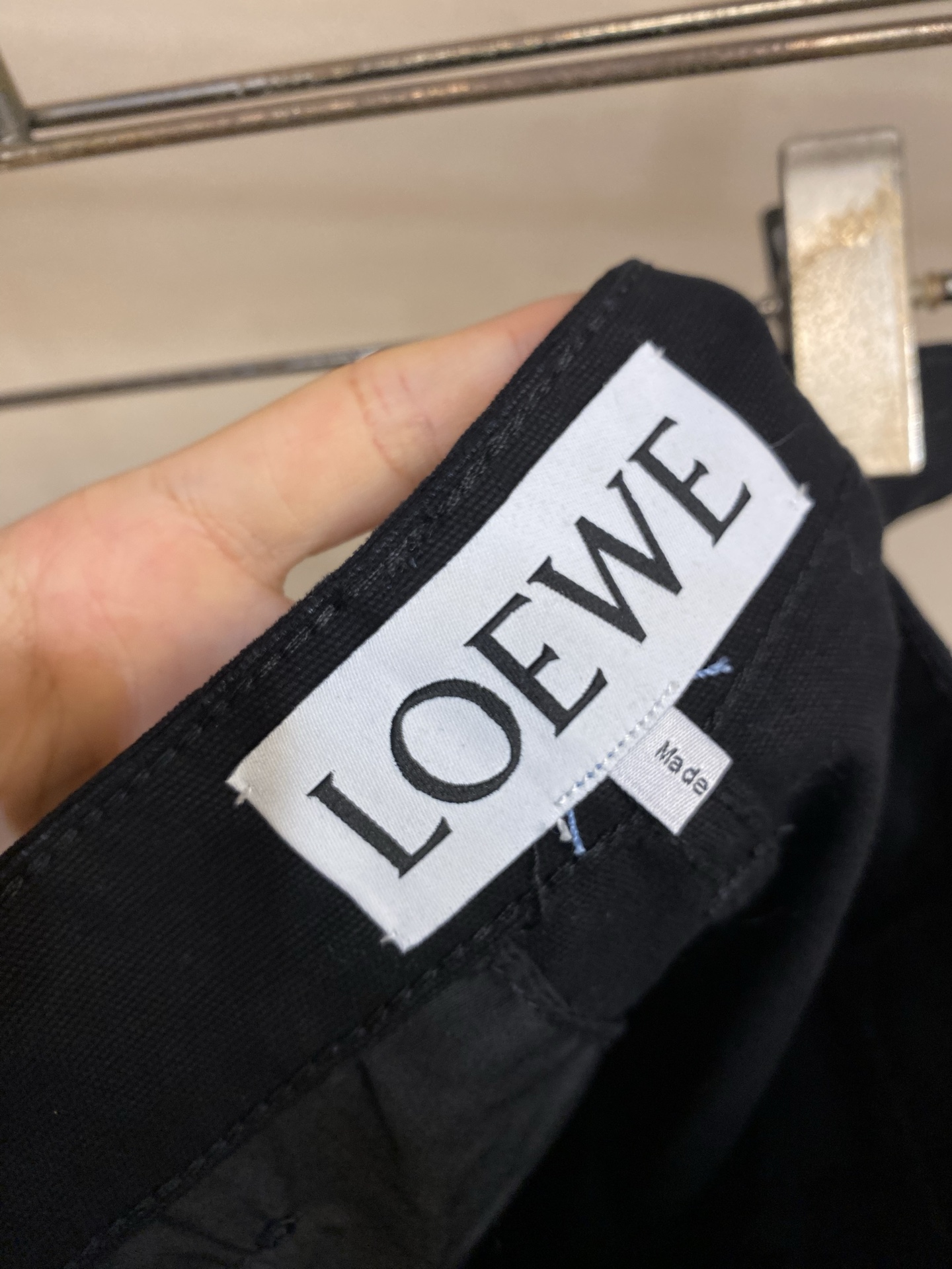 。（裤子）🌟🌟Loewe Louis Wain联名重工猫咪刺绣宽松牛仔裤耗时接近一个多月时间定织原版面料