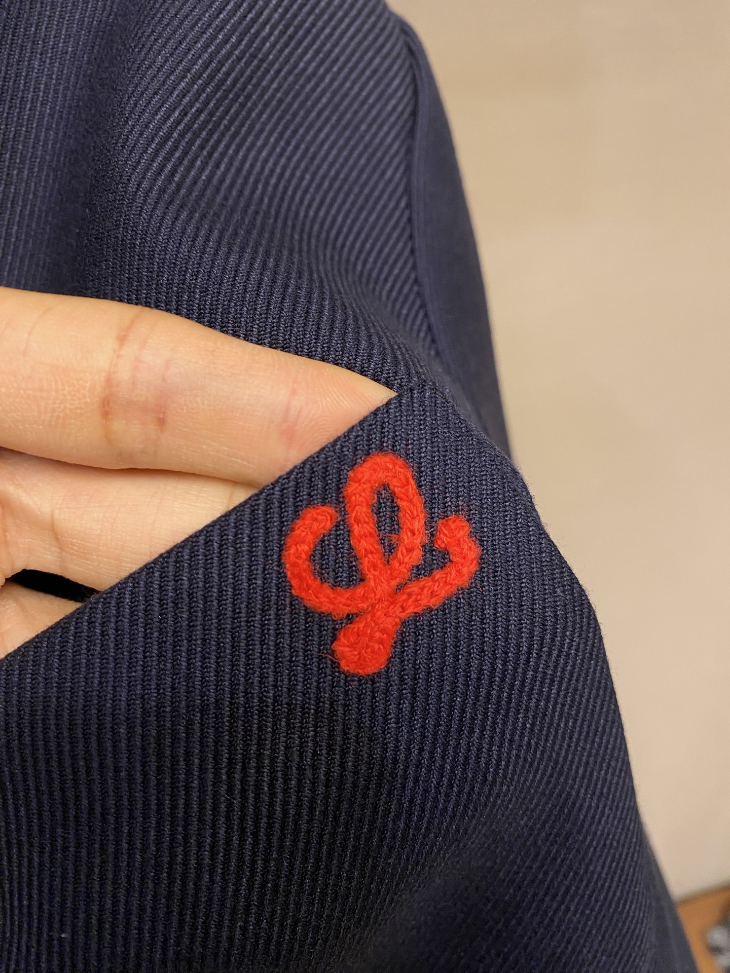 。（外套）🌟🌟Loewe 罗意威 SS26 早春新品西装领设计短款夹克外套尺码：S-XL