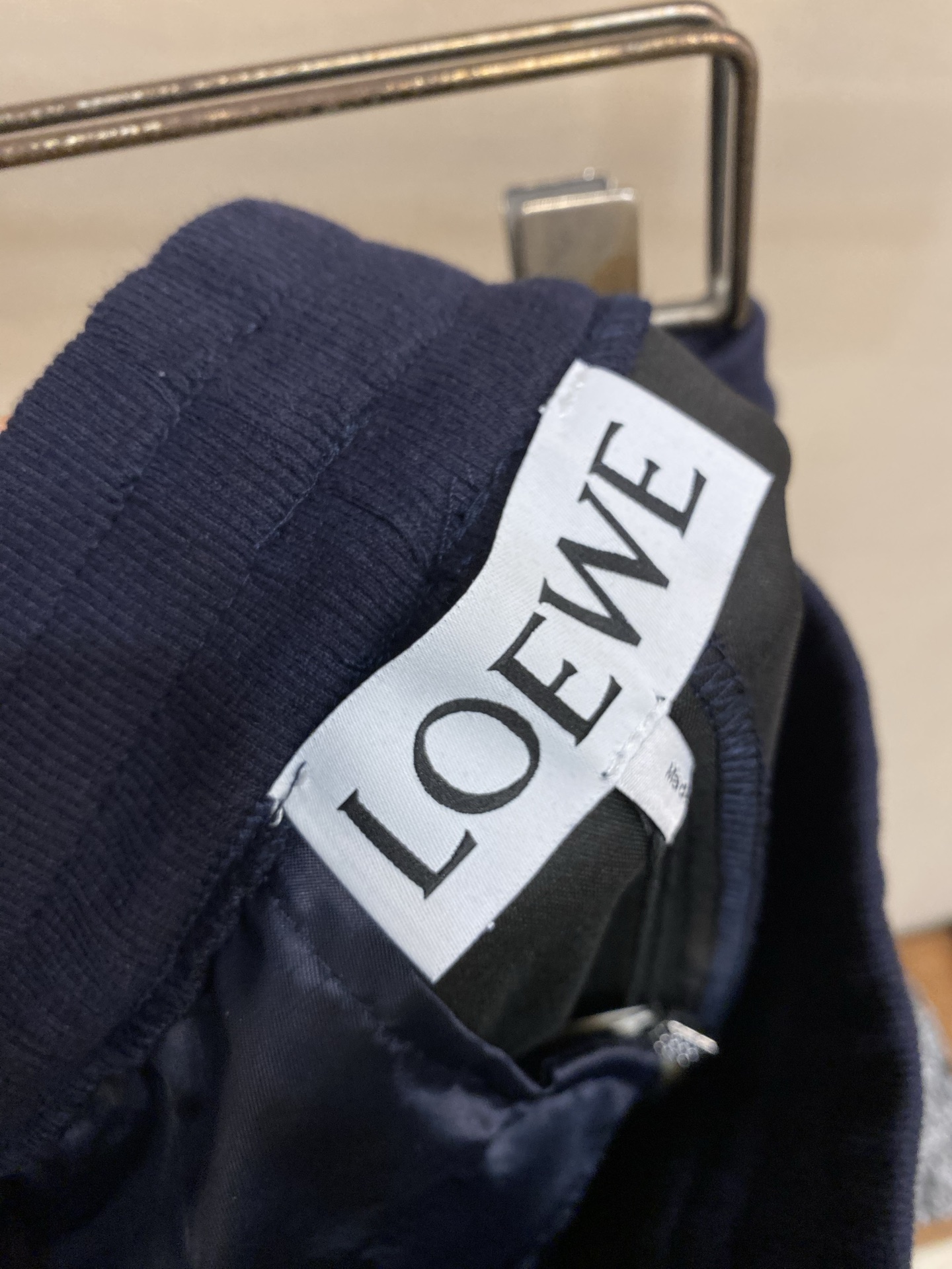 。（裤子）🌟🌟Loewe 罗意威 SS26 早春新品 撞色搭配标识刺绣直筒休闲长裤尺码：S-XL
