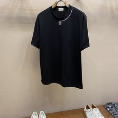 🌟🌟,,Moncler 新款短袖yyds😍 日常出门闭眼搭 定制纯棉弹力棉面料短袖T恤 魅力在于创造了简约奢华感的时尚 🌟🌟,,Moncler 新款短袖yyds😍 日常出门闭眼搭 定制纯棉弹力棉面料短袖T恤 魅力在于创造了简约奢华感的时尚