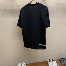 🌟🌟,,Moncler 新款短袖yyds😍 日常出门闭眼搭 定制纯棉弹力棉面料短袖T恤 魅力在于创造了简约奢华感的时尚 🌟🌟,,Moncler 新款短袖yyds😍 日常出门闭眼搭 定制纯棉弹力棉面料短袖T恤 魅力在于创造了简约奢华感的时尚