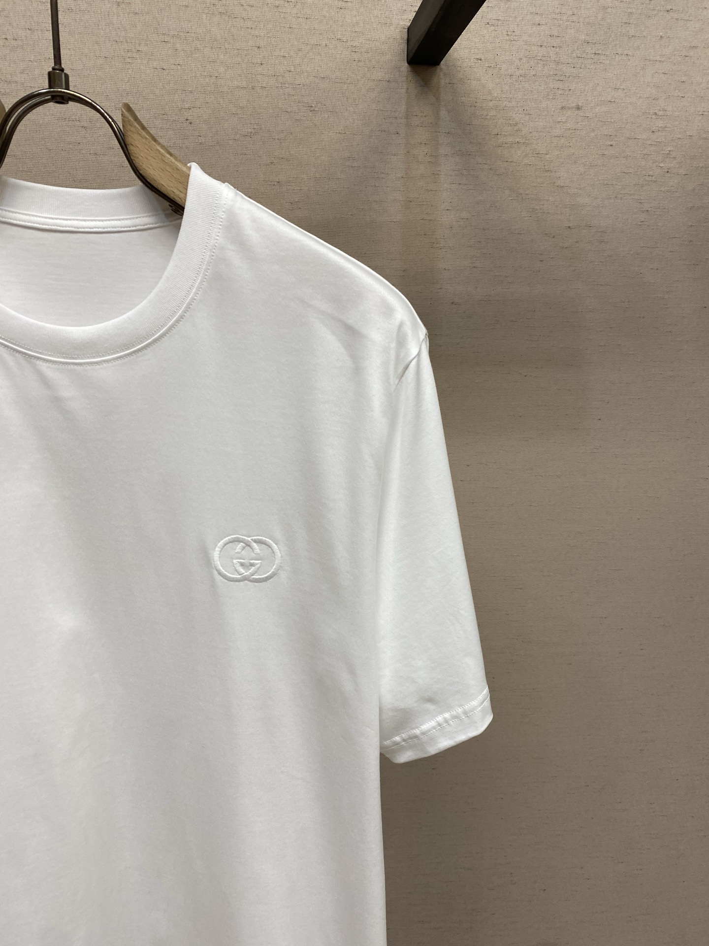 🌟🌟,,Gucci 新款短袖yyds😍 日常出门闭眼搭 定制纯棉弹力棉面料短袖T恤 魅力在于创造了简约奢华感的时尚,随 🌟🌟,,Gucci 新款短袖yyds😍 日常出门闭眼搭 定制纯棉弹力棉面料短袖T恤 魅力在于创造了简约奢华感的时尚,随