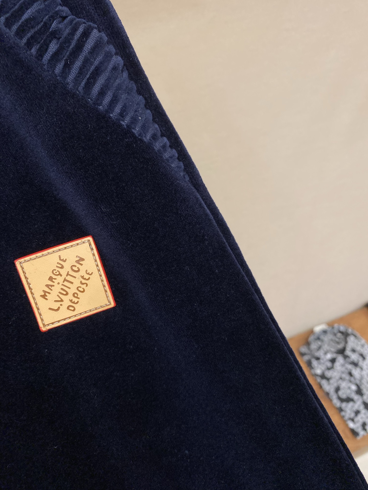 。（裤子）🌟🌟1V 丝绒纯色抽绳针织运动裤 正品16000购入 定染100%棉丝绒400克 定染100%