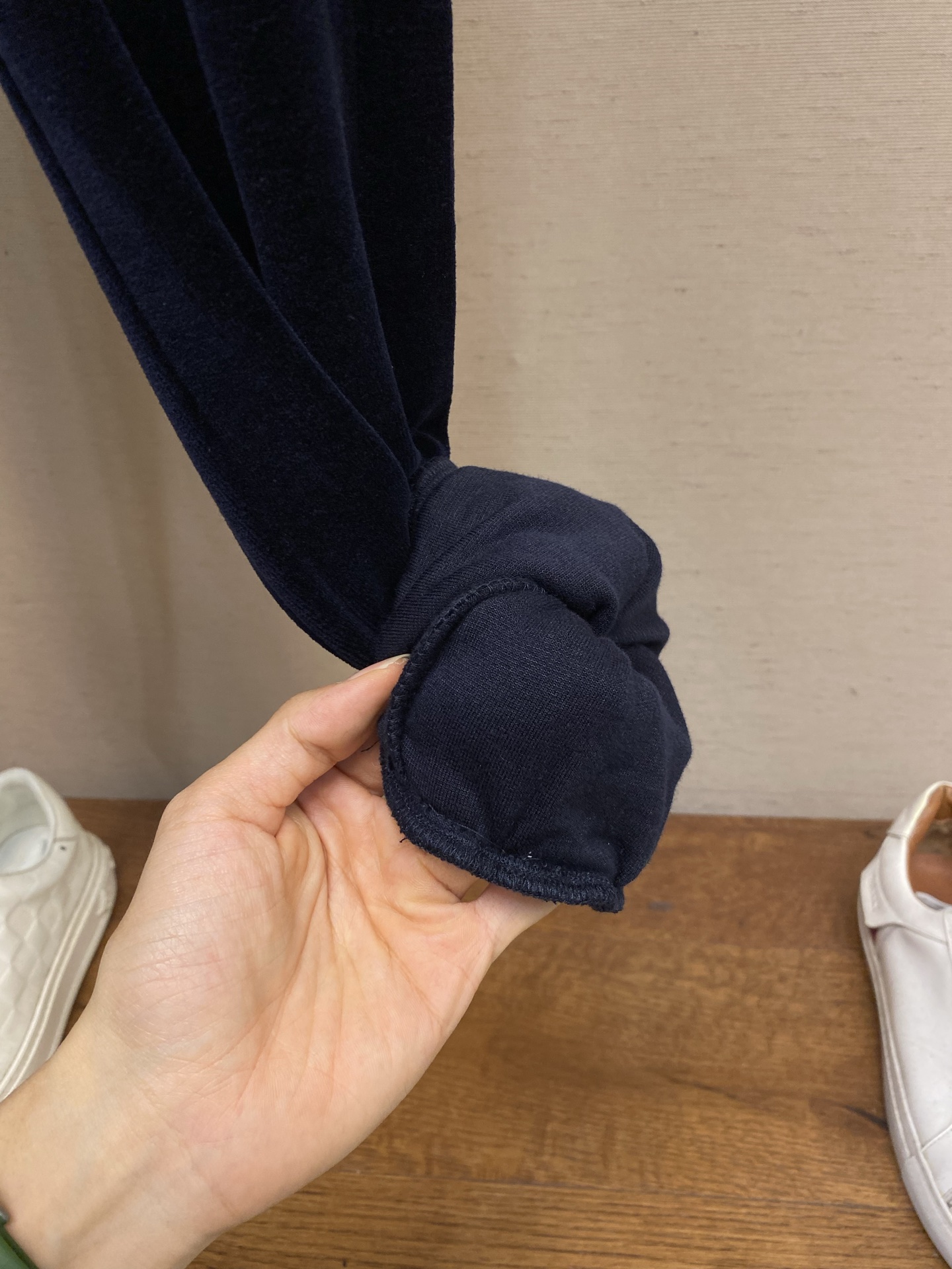 。（裤子）🌟🌟1V 丝绒纯色抽绳针织运动裤 正品16000购入 定染100%棉丝绒400克 定染100%