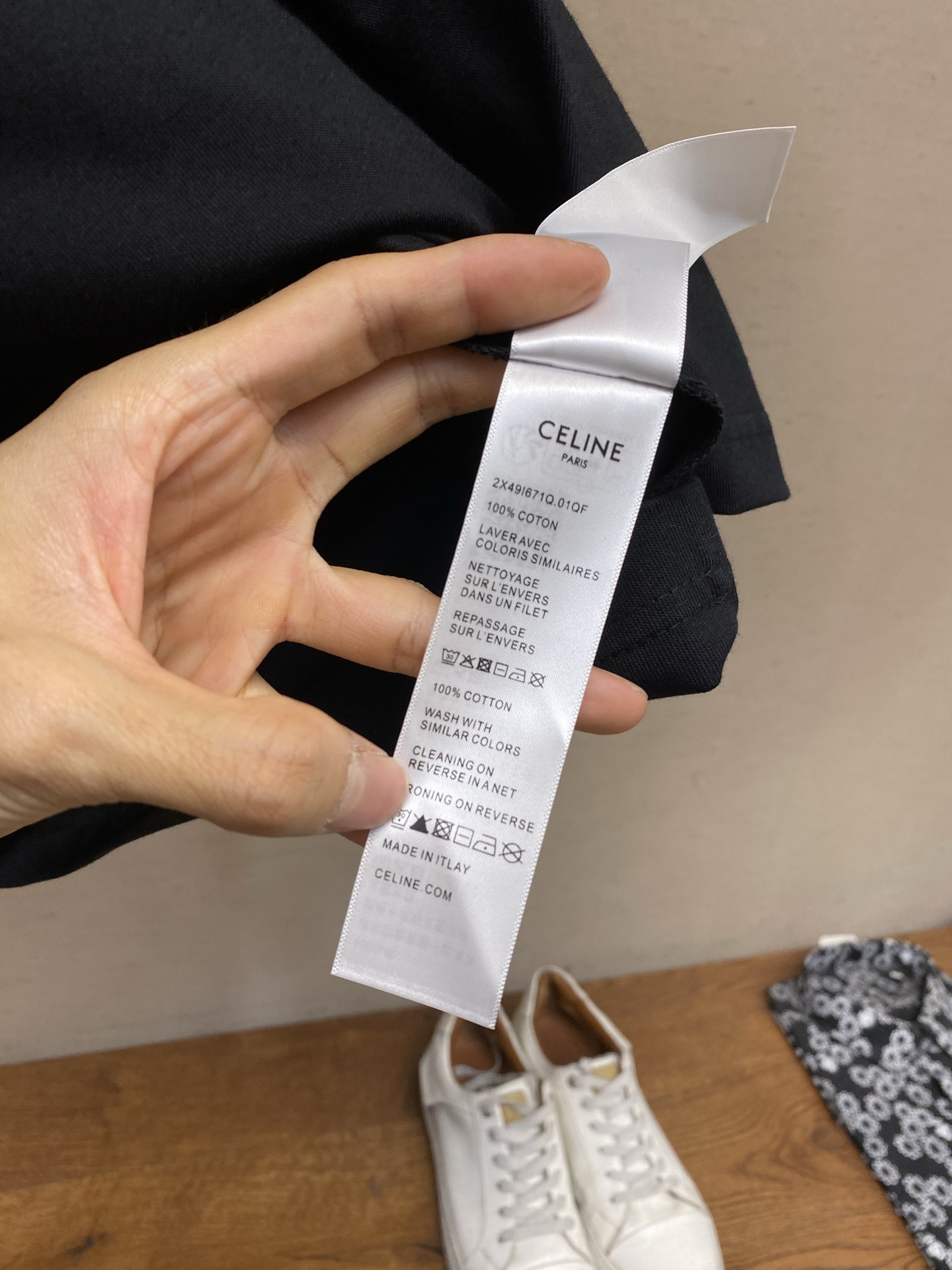 🌟🌟Celine 马车印花圆领短袖发售色系：黑色、白色⚠️原,900购买；纯棉质轻盈面料、马车图案胶浆印