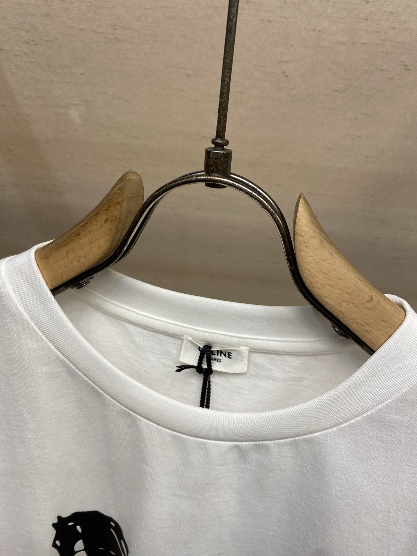 🌟🌟Celine 马车印花圆领短袖发售色系：黑色、白色⚠️原,900购买；纯棉质轻盈面料、马车图案胶浆印