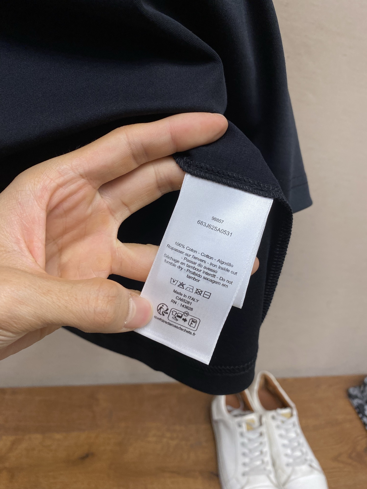 🌟🌟Dior 宣言刺绣圆领短袖发售色系：杏白、黑色⚠️原¥8650购买；单纱双面针织纯棉面料、斜纹挨针刺