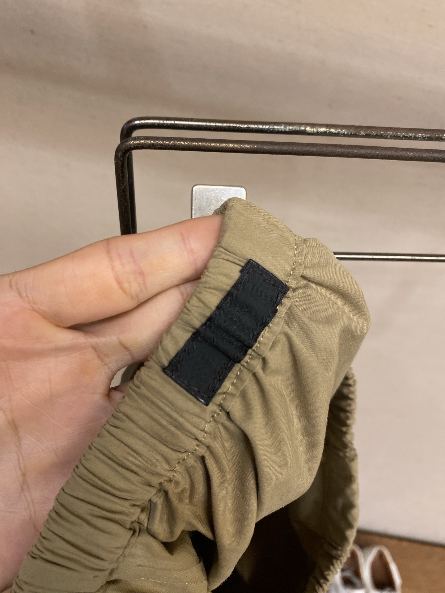 🌟🌟Prada 工装翻盖口袋短裤发售色系：藏蓝、卡其⚠️原,600购买；棉质府绸面料材质、前福翻盖口袋、