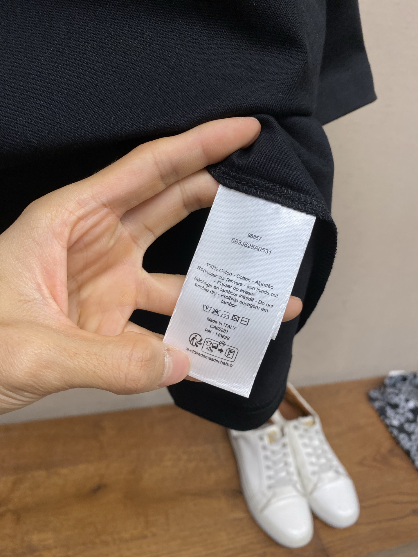 🌟🌟Dior 虚线刺绣圆领短袖发售色系：黑色、白色⚠️原¥8050购买；棉质平纹面料、虚线 Revers
