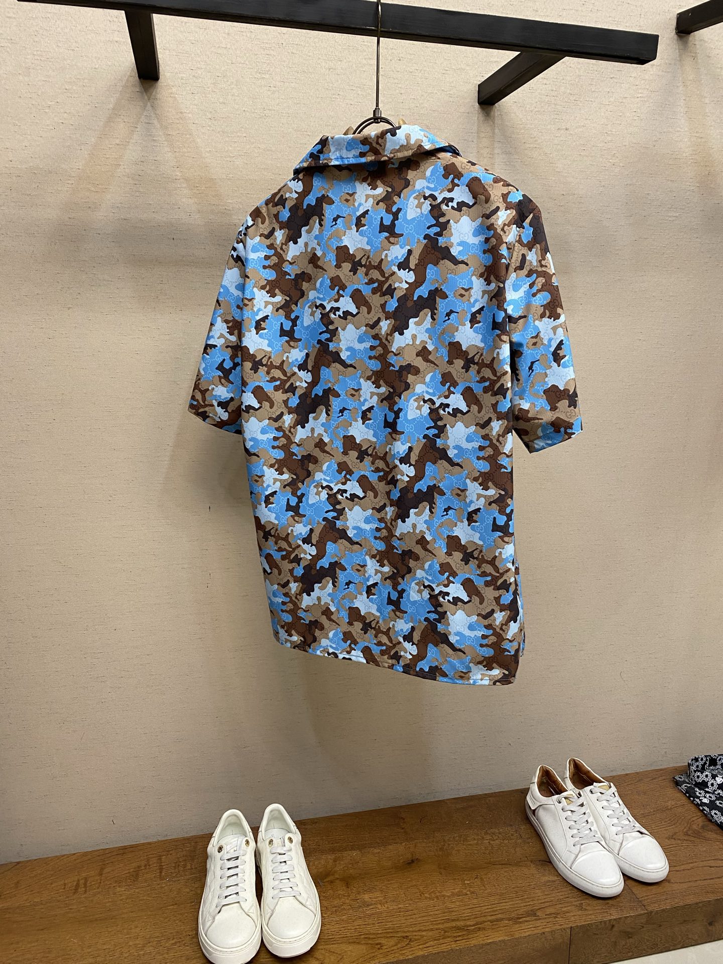 。（上衣）🌟🌟Gucci 26春夏新品，迷彩图案以印花细节匠心呈现，经典双G老花多出对花对位复原，两侧开
