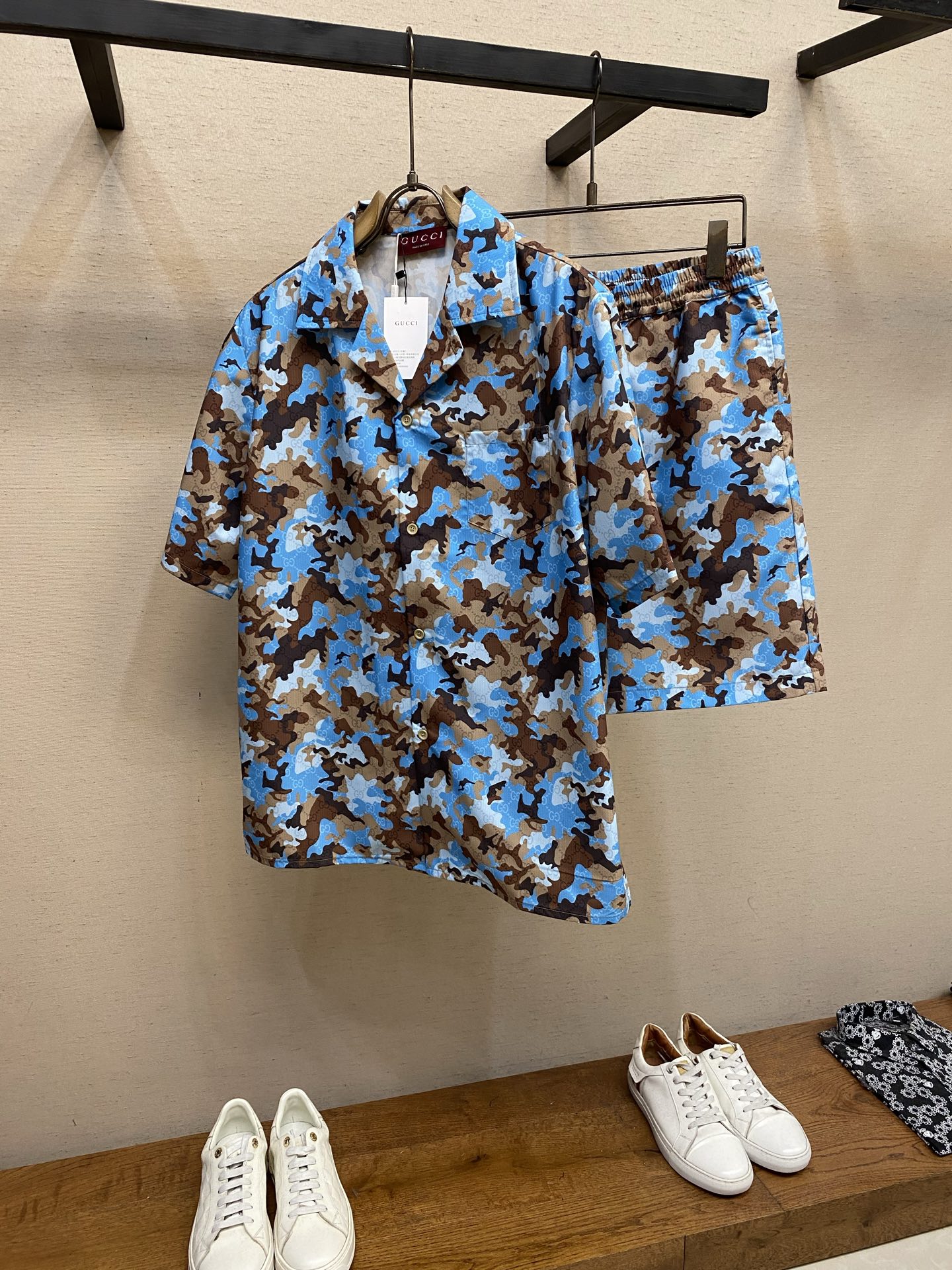 。（上衣）🌟🌟Gucci 26春夏新品，迷彩图案以印花细节匠心呈现，经典双G老花多出对花对位复原，两侧开
