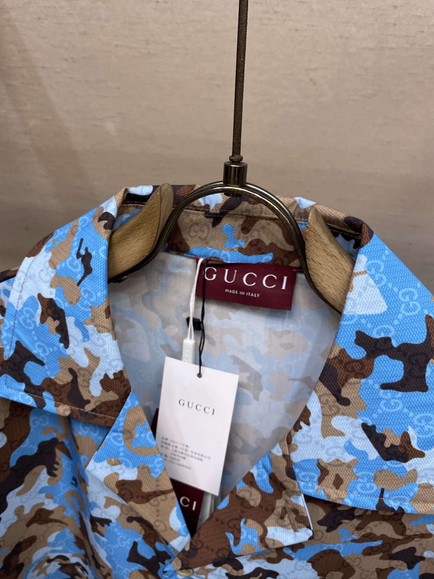 。（上衣）🌟🌟Gucci 26春夏新品，迷彩图案以印花细节匠心呈现，经典双G老花多出对花对位复原，两侧开