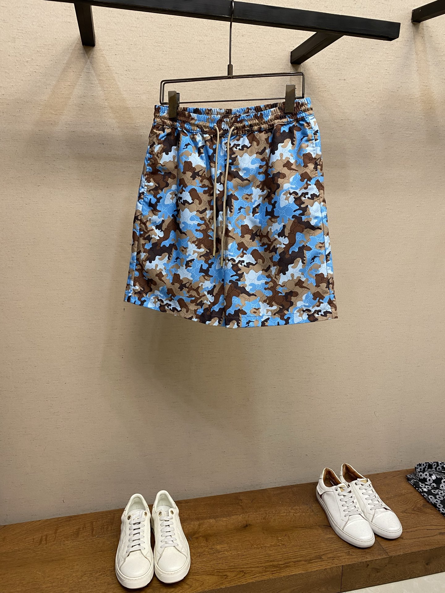 。（短裤）🌟🌟Gucci 26春夏新品，迷彩图案以印花细节匠心呈现，经典双G老花多出对花对位复原，两侧开