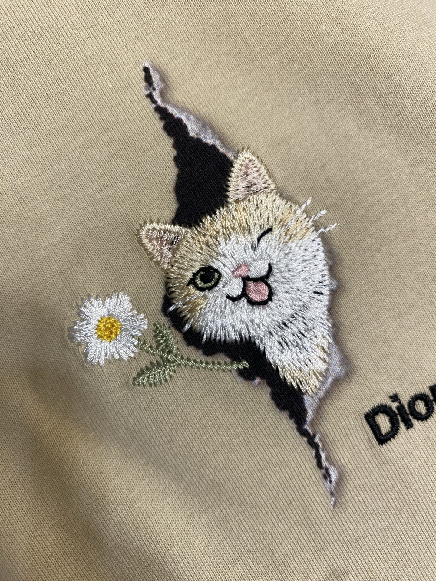🌟🌟Dior 2026春夏新品，100％全棉300g面料，柔软亲肤，挺阔有垂坠感。四线密边做工精细，前幅