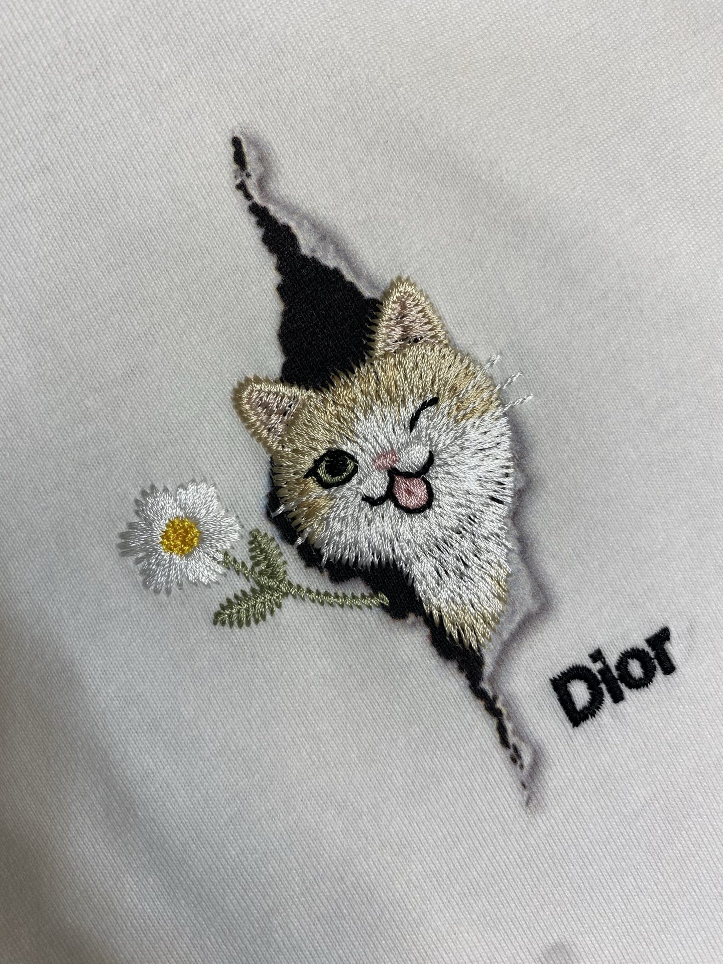 🌟🌟Dior 2026春夏新品，100％全棉300g面料，柔软亲肤，挺阔有垂坠感。四线密边做工精细，前幅