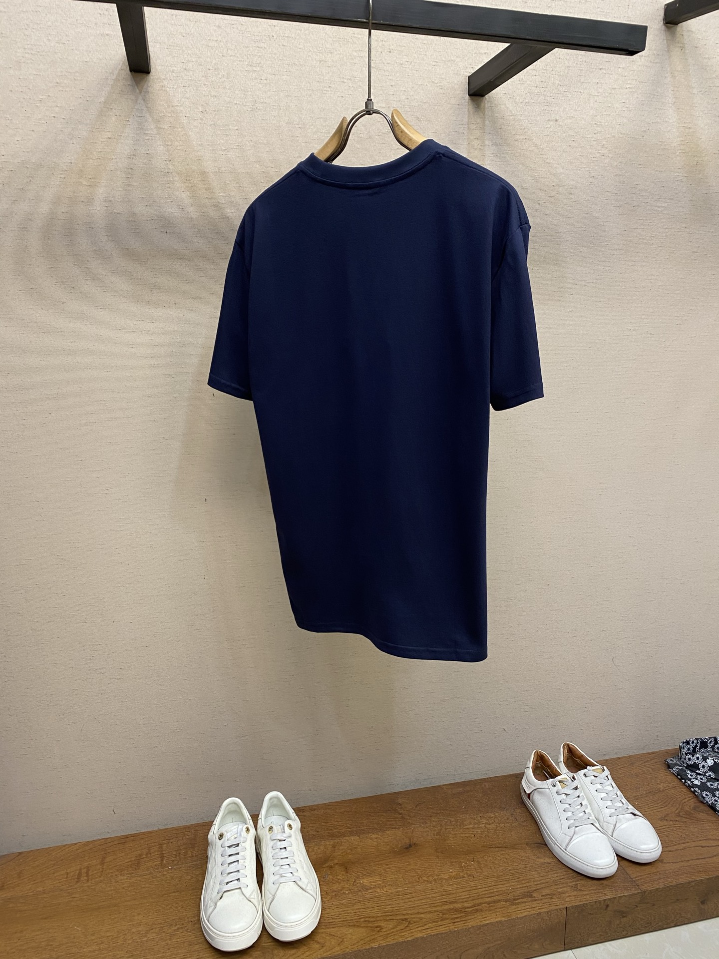🌟🌟Fendi 2026春夏新品，100％全棉300g面料，柔软亲肤，挺阔有垂坠感。四线密边做工精细，立