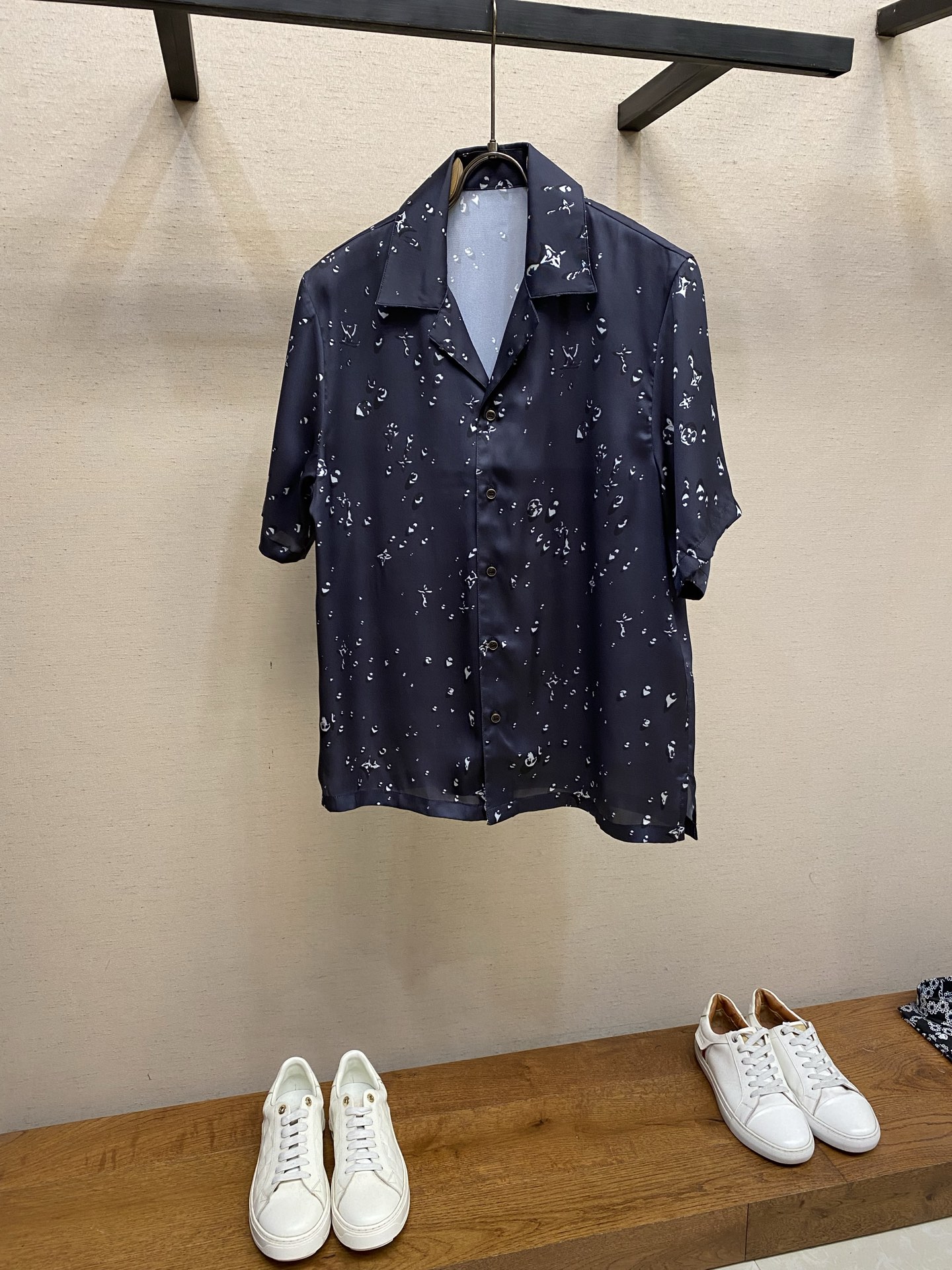 루이비통 물방울 실크셔츠 23501 Louis Vuitton T Shirt