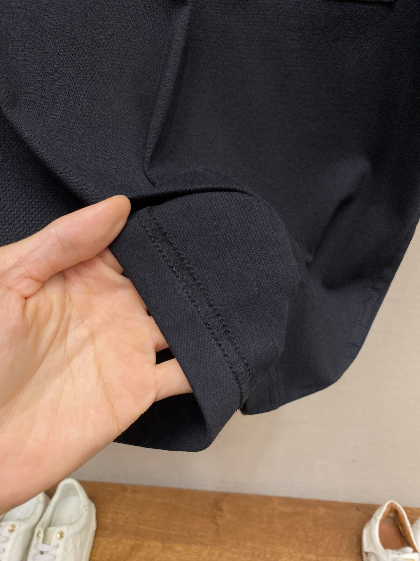 🌟🌟 BV，菱格皮标口袋短袖发售色系：黑色、棕色⚠️原¥6950购买；棉质针织面料、编织绒面革贴饰、袖口
