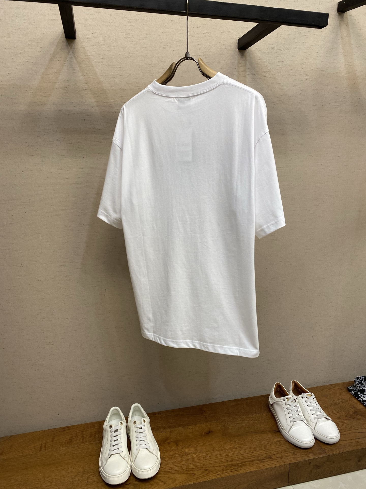 （上衣）🌟🌟Balenciaga ，液化印绣圆领短袖⚠️原¥6150购买；纯棉平纹针织面料、正面饰以we