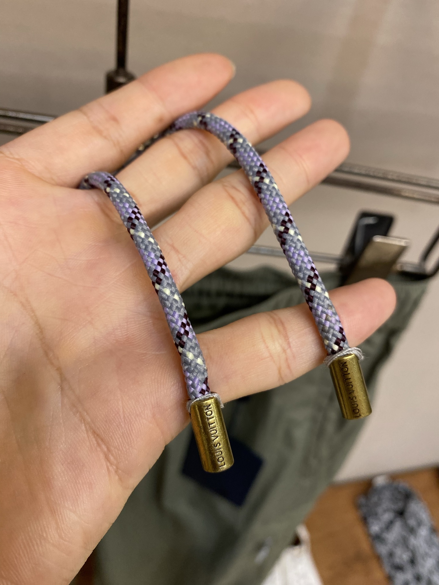 🌟🌟1V ，团队登山长裤⚠️原¥11350购买；科技锦纶梭织面料、做旧金属纽扣门襟、弹力后腰部配有可调节