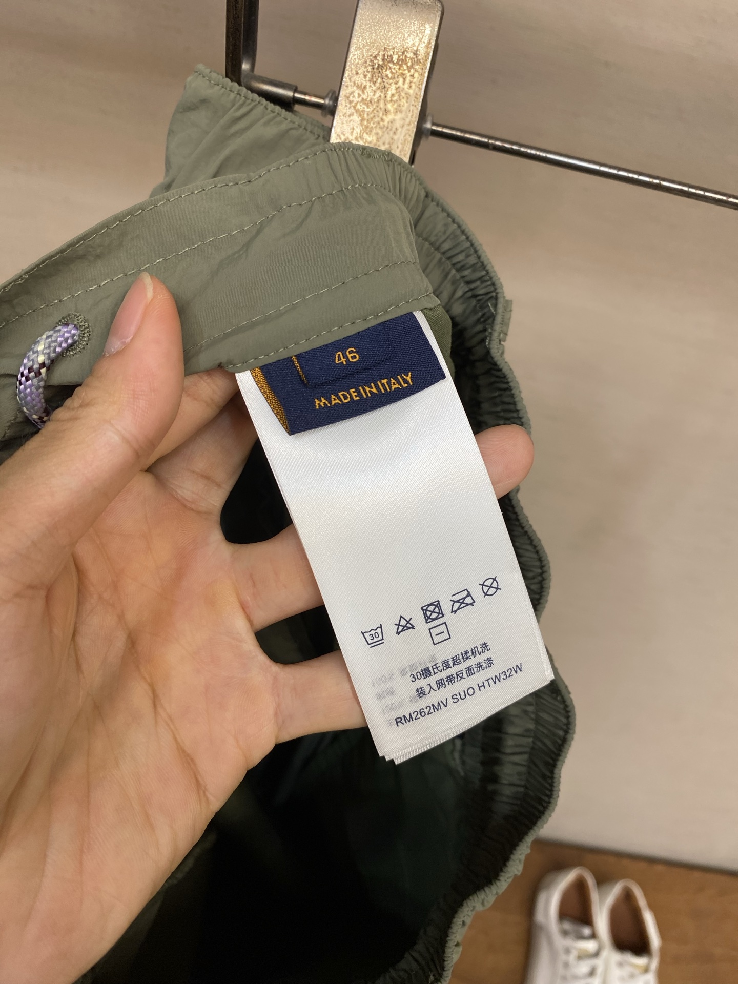 🌟🌟1V ，团队登山长裤⚠️原¥11350购买；科技锦纶梭织面料、做旧金属纽扣门襟、弹力后腰部配有可调节