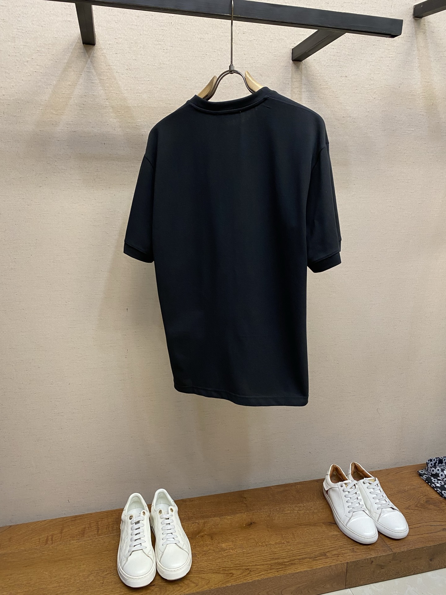 🌟🌟Gucci ，马衔扣刺绣圆领短袖发售色系：黑色、白色⚠️原¥6350购买；双纱珠地棉面料、马衔扣刺绣