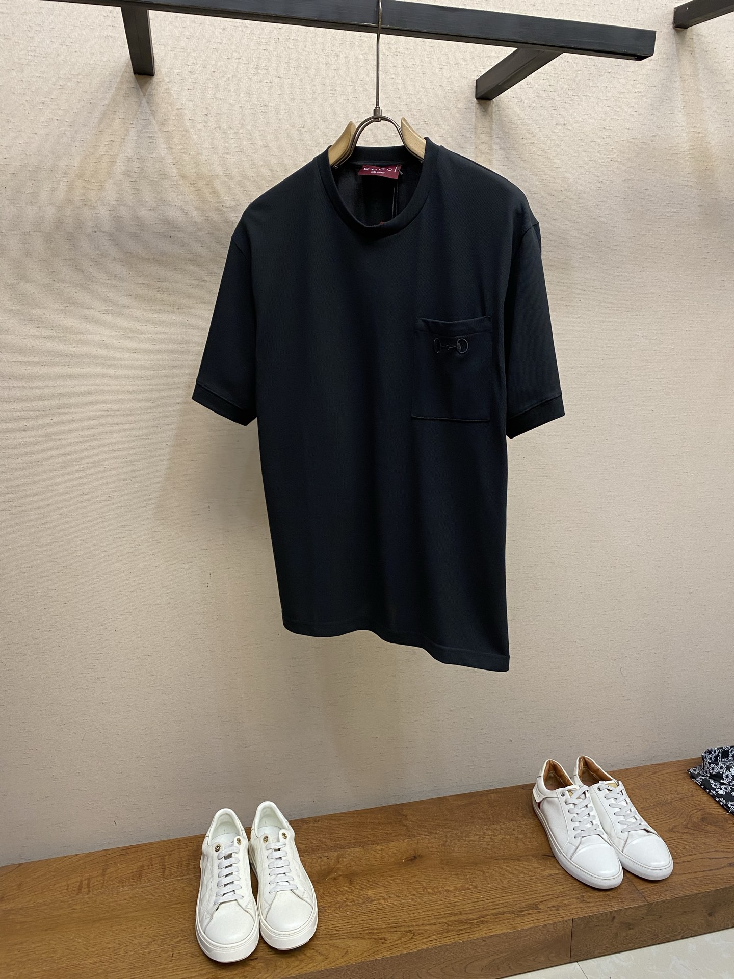 🌟🌟Gucci ，马衔扣刺绣圆领短袖发售色系：黑色、白色⚠️原¥6350购买；双纱珠地棉面料、马衔扣刺绣