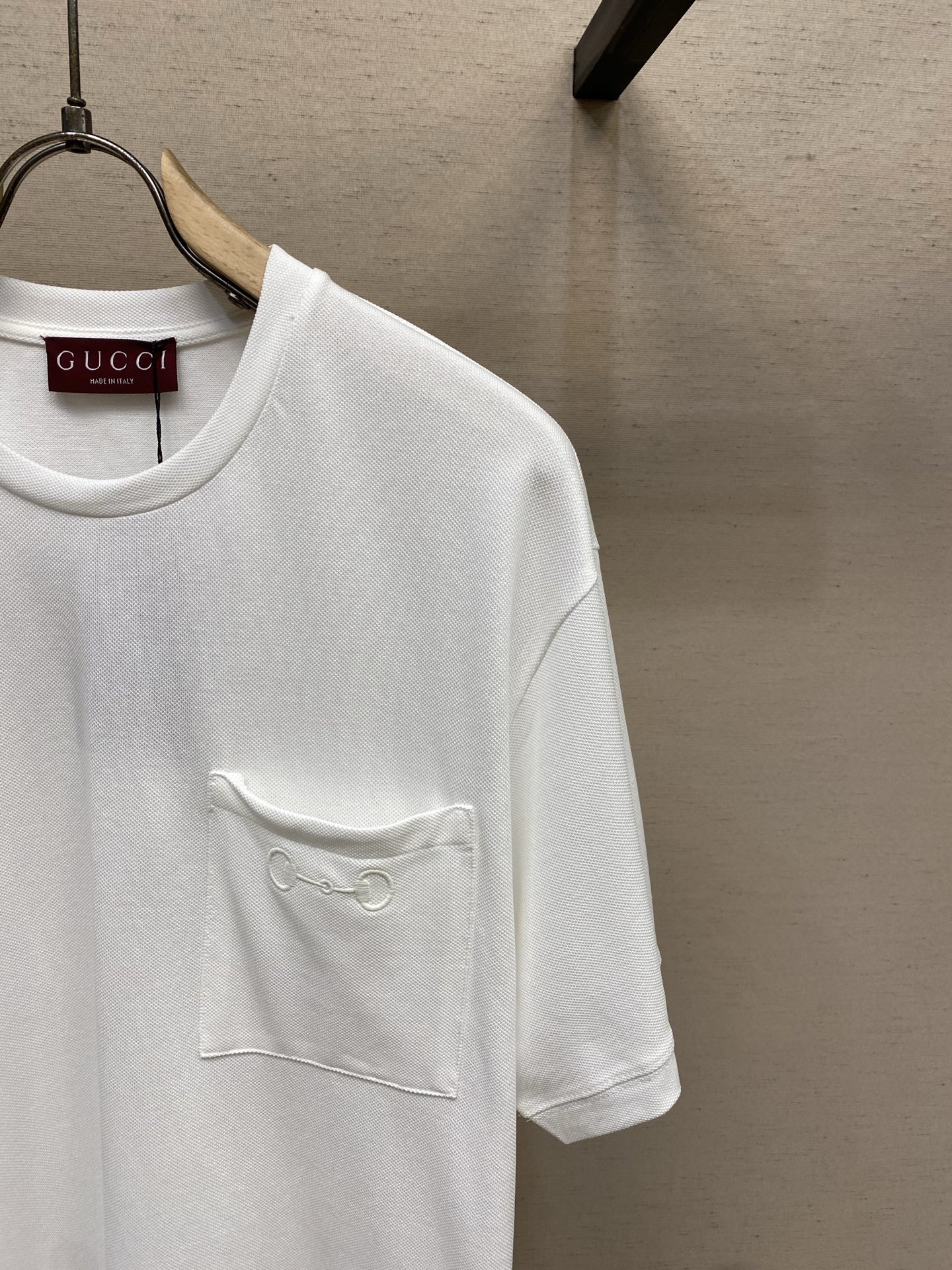 🌟🌟Gucci ，马衔扣刺绣圆领短袖发售色系：黑色、白色⚠️原¥6350购买；双纱珠地棉面料、马衔扣刺绣