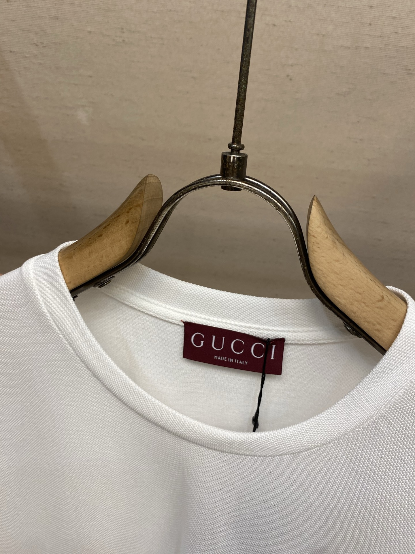 🌟🌟Gucci ，马衔扣刺绣圆领短袖发售色系：黑色、白色⚠️原¥6350购买；双纱珠地棉面料、马衔扣刺绣