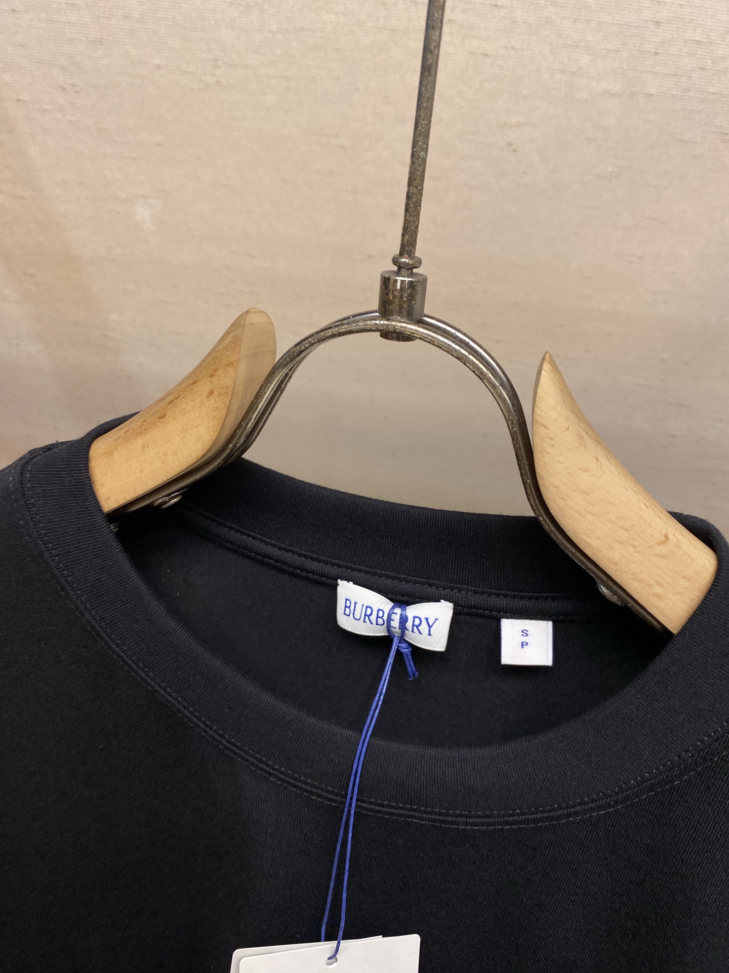 🌟🌟 BBR ，金属铁马圆领短袖发售色系：黑色、白色⚠️原,550购买；中厚平织棉面料、复古感金属马术骑