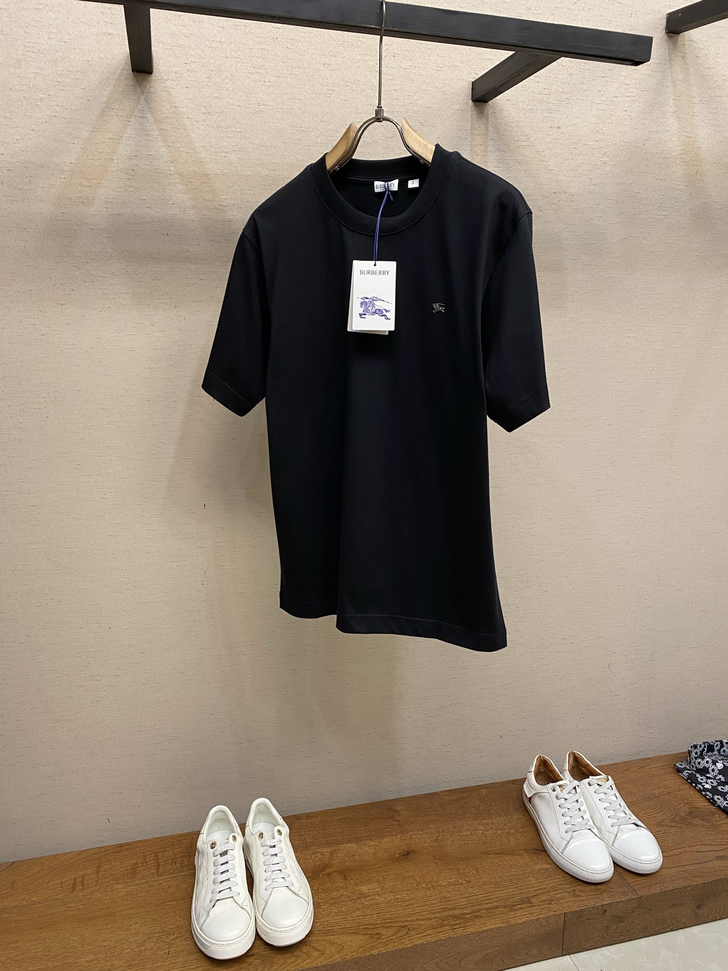 🌟🌟 BBR ，金属铁马圆领短袖发售色系：黑色、白色⚠️原,550购买；中厚平织棉面料、复古感金属马术骑