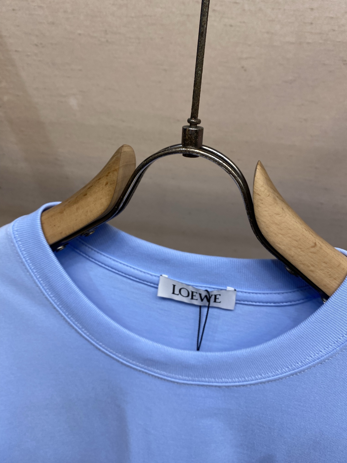 🌟🌟Loewe ，新款短袖yyds😍 日常出门闭眼搭定制纯棉弹力棉面料短袖T恤 魅力在于创造了简约奢华感