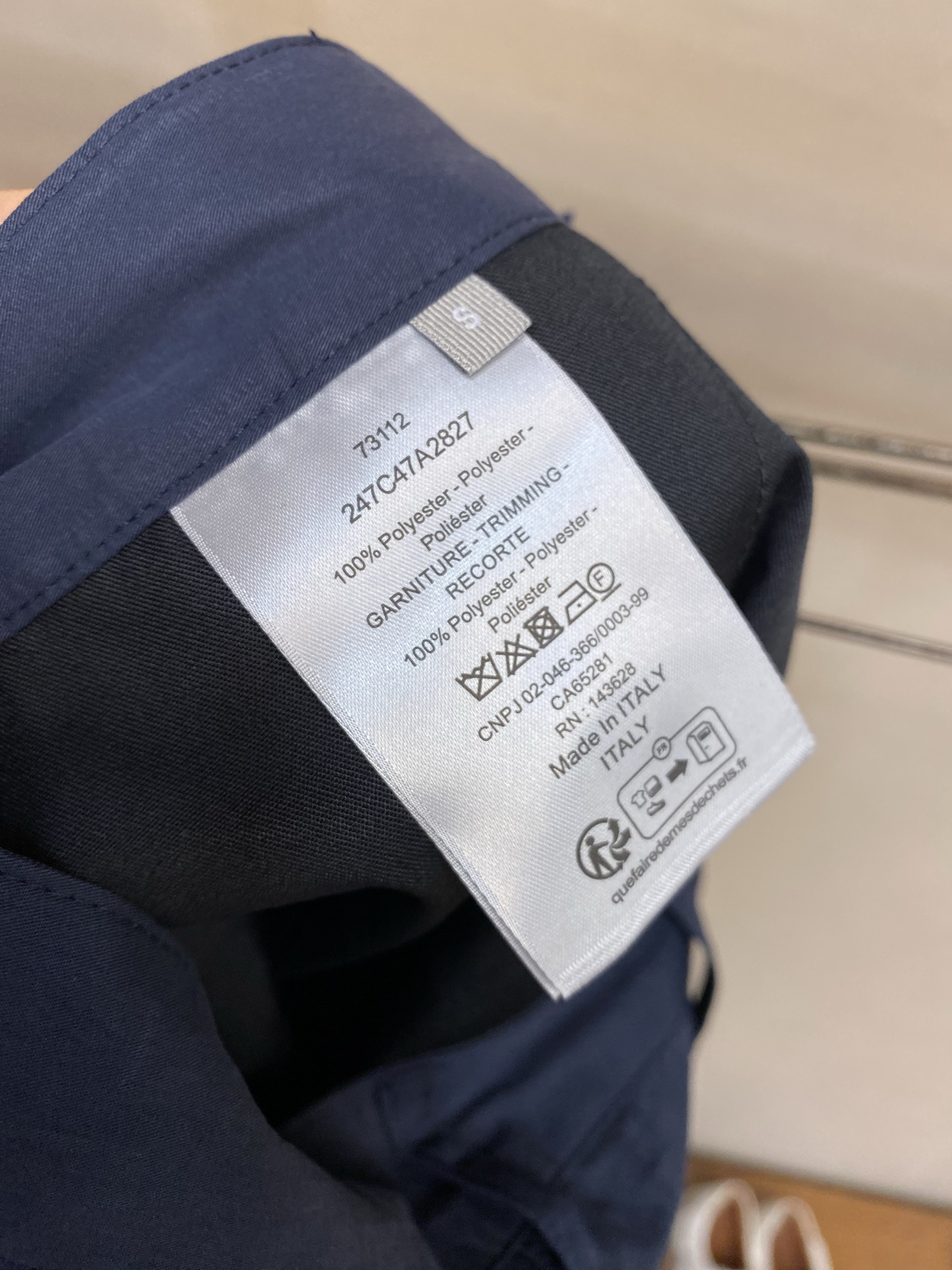 🌟🌟Dior，2026春夏新品工装短裤，棉质亲肤面料，四线密边，两侧开袋，侧边配有多袋口袋设计。后幅两侧
