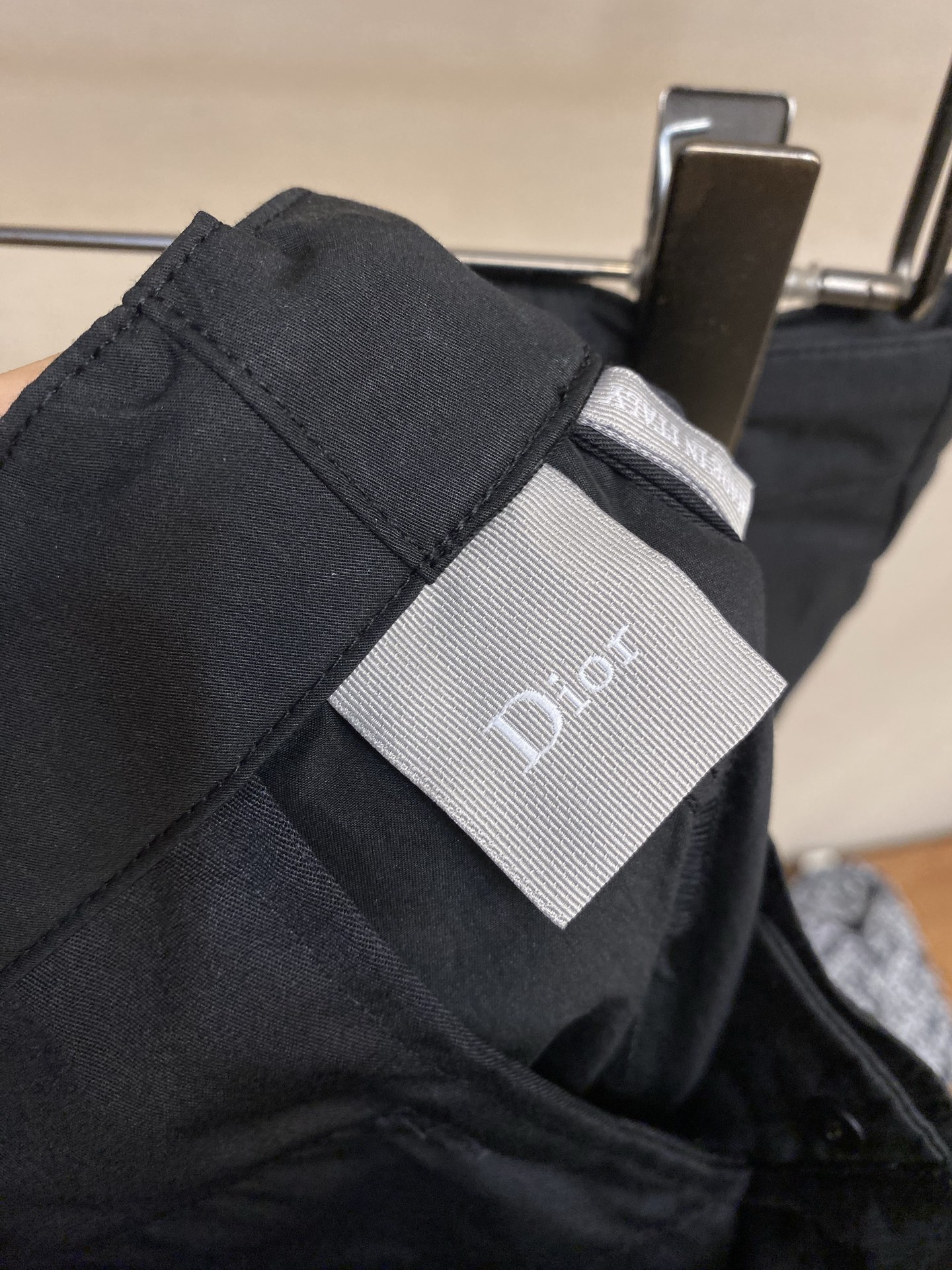 🌟🌟Dior，CD*2026春夏新品工装短裤，前中拉链开合，棉质细纹面料，logo五金标识。两侧有袋，前