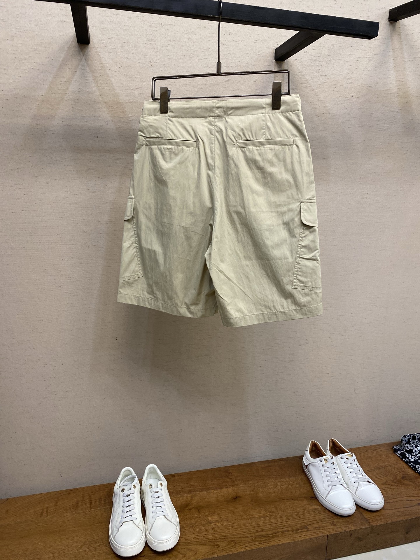🌟🌟Dior，CD*2026春夏新品工装短裤，前中拉链开合，棉质细纹面料，logo五金标识。两侧有袋，前