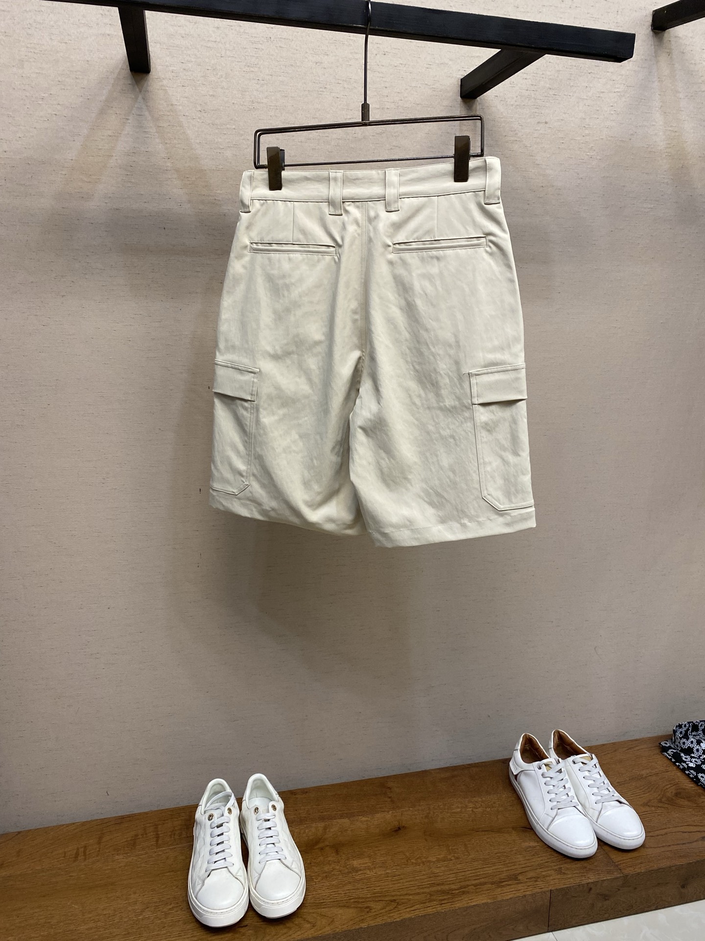 🌟🌟Dior，CD*2026春夏新品工装短裤，前中拉链开合，细纹面料，logo五金标识。多袋工装裤，中腰