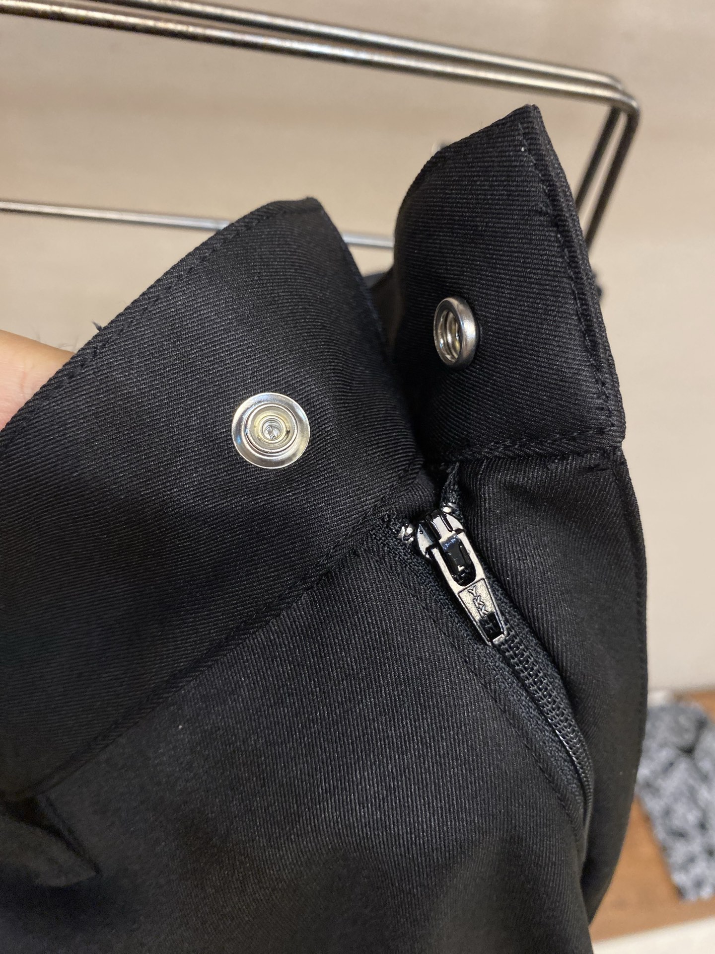 🌟🌟Dior，CD*2026春夏新品工装短裤，前中拉链开合，细纹面料，logo五金标识。多袋工装裤，中腰